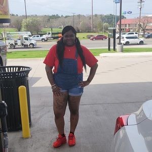 Meet your Posher, Candice